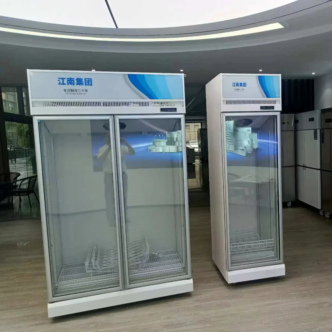 

Best Selling Commercial Upright Glass Showcase Freezer Display Freezing Cooler Refrigerator