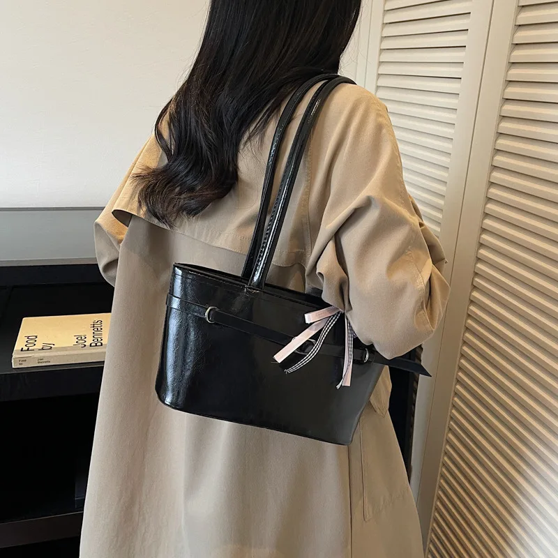 

2024 Весенняя сумка-тоут с бантом, милый женский кошелек на плечо, повседневная сумка через плечо, модная сумка «день-ночь», шикарная пригородная сумка ​