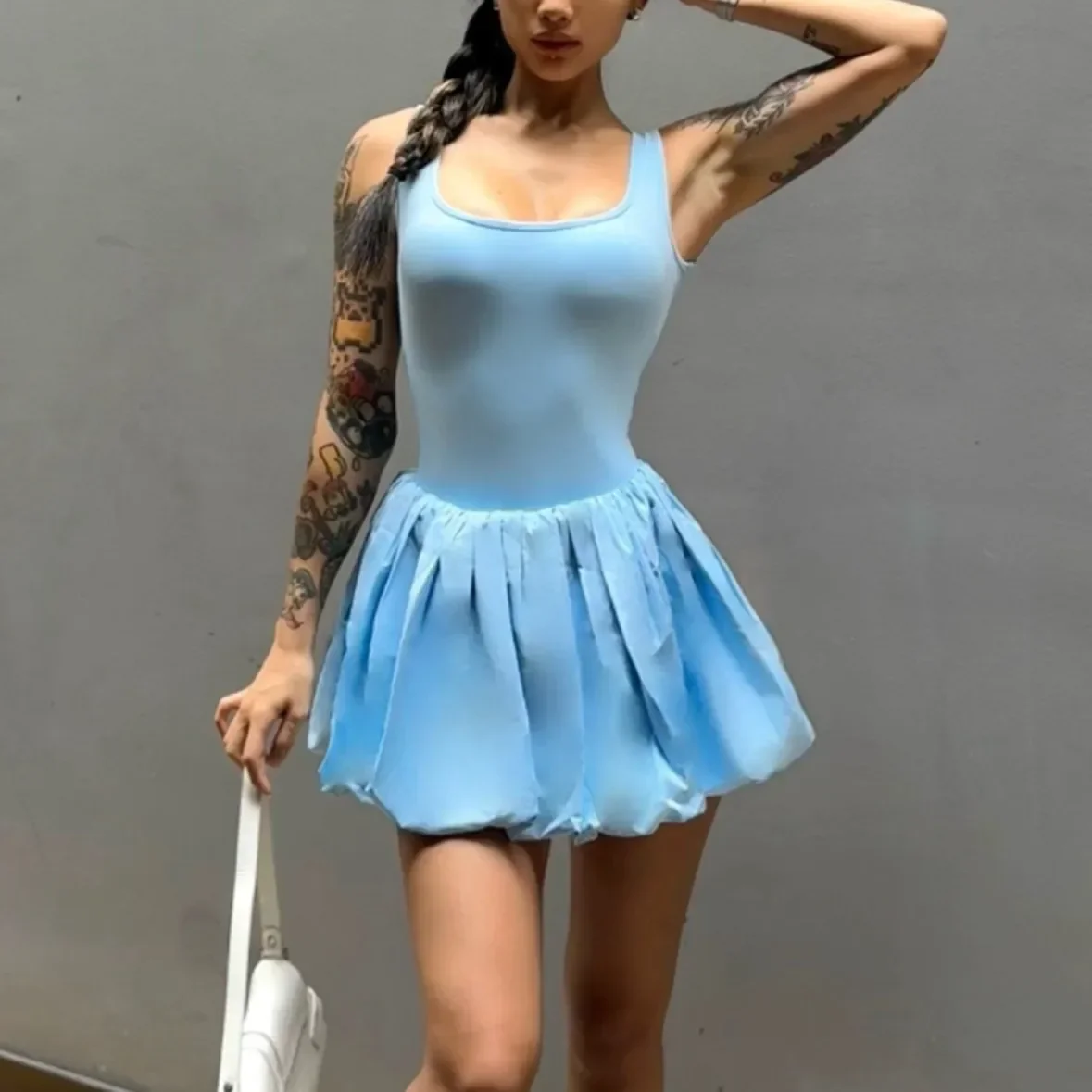 Lightweight Naked Sports Dress With Chest Pad Women's Anti-light Base Outdoor Running Fitness Ten nis Skirt Breathable