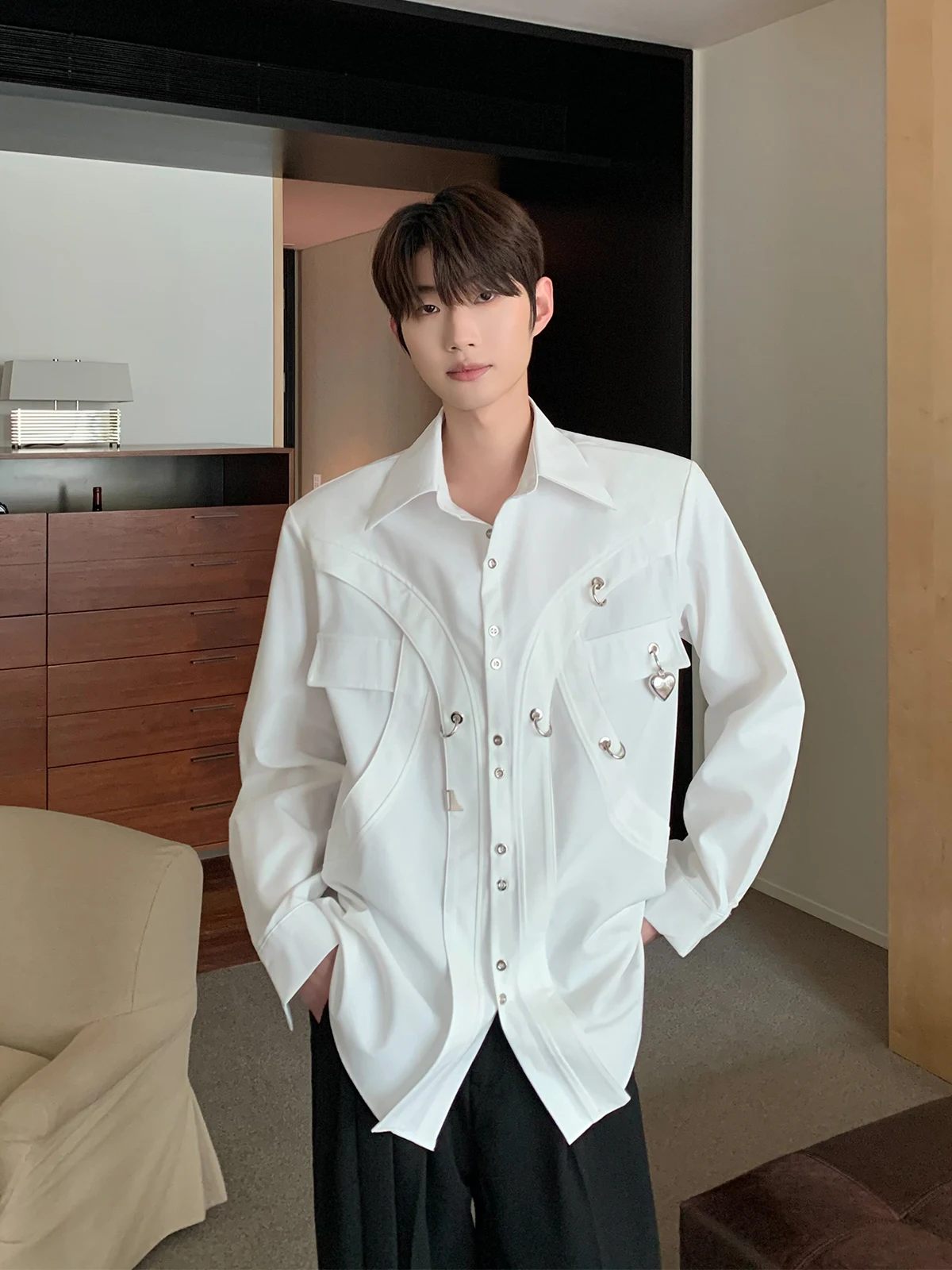 2025 Men's New Shoulder Padded Metal Decorative Loose Comfort Shirt Design Tops Men's High-end Solid Color Long-sleeve Shirts