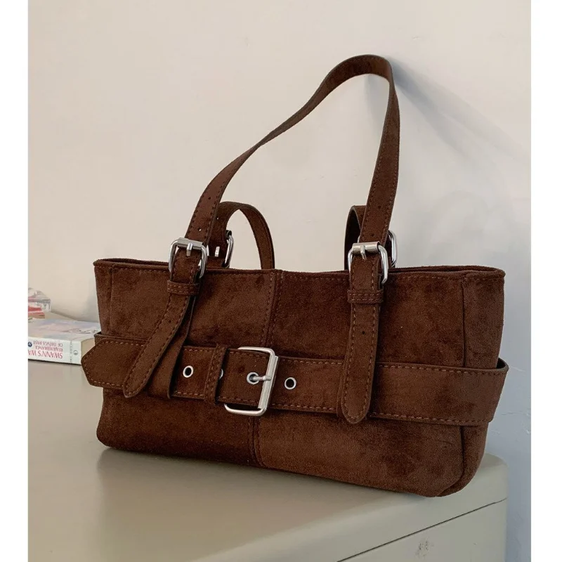 Bolso de hombro para mujer, de ante sintético, estilo vintage, con hebilla metálica y correa decorativa, de tamaño pequeño y forma rectangular, ideal para el uso diario y ocasiones informales.