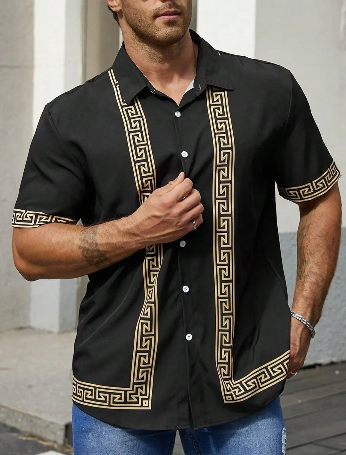 

2024 New Trendy Gold Luxury Stripe Printed Men's Short sleeved Shirt with European and American Popular Styles