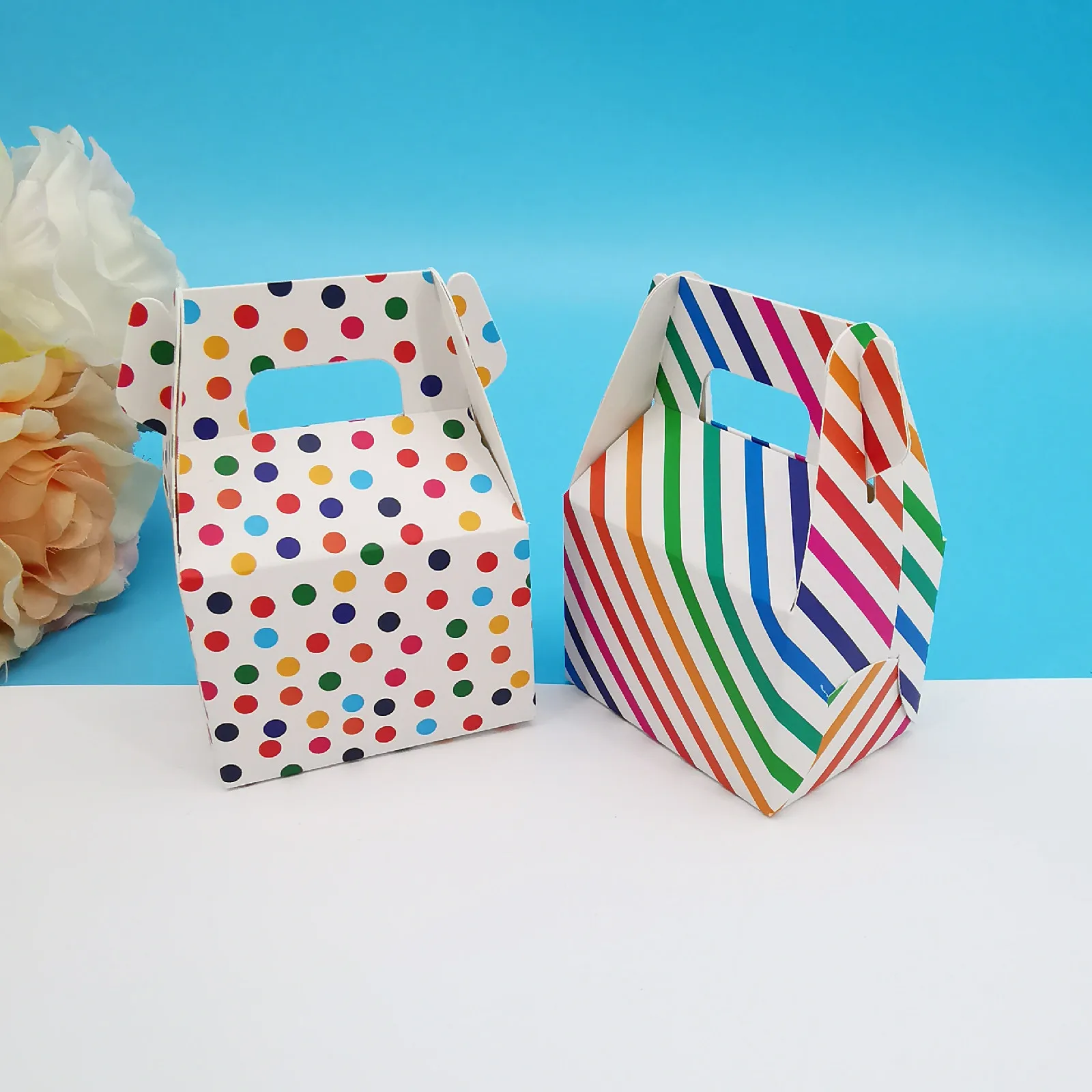 

100pcs Multicolour Stripe Candy Box Mini Wedding Party Supplies Gift Packaging Favors Box Christmas Halloween Candy Paper Bag