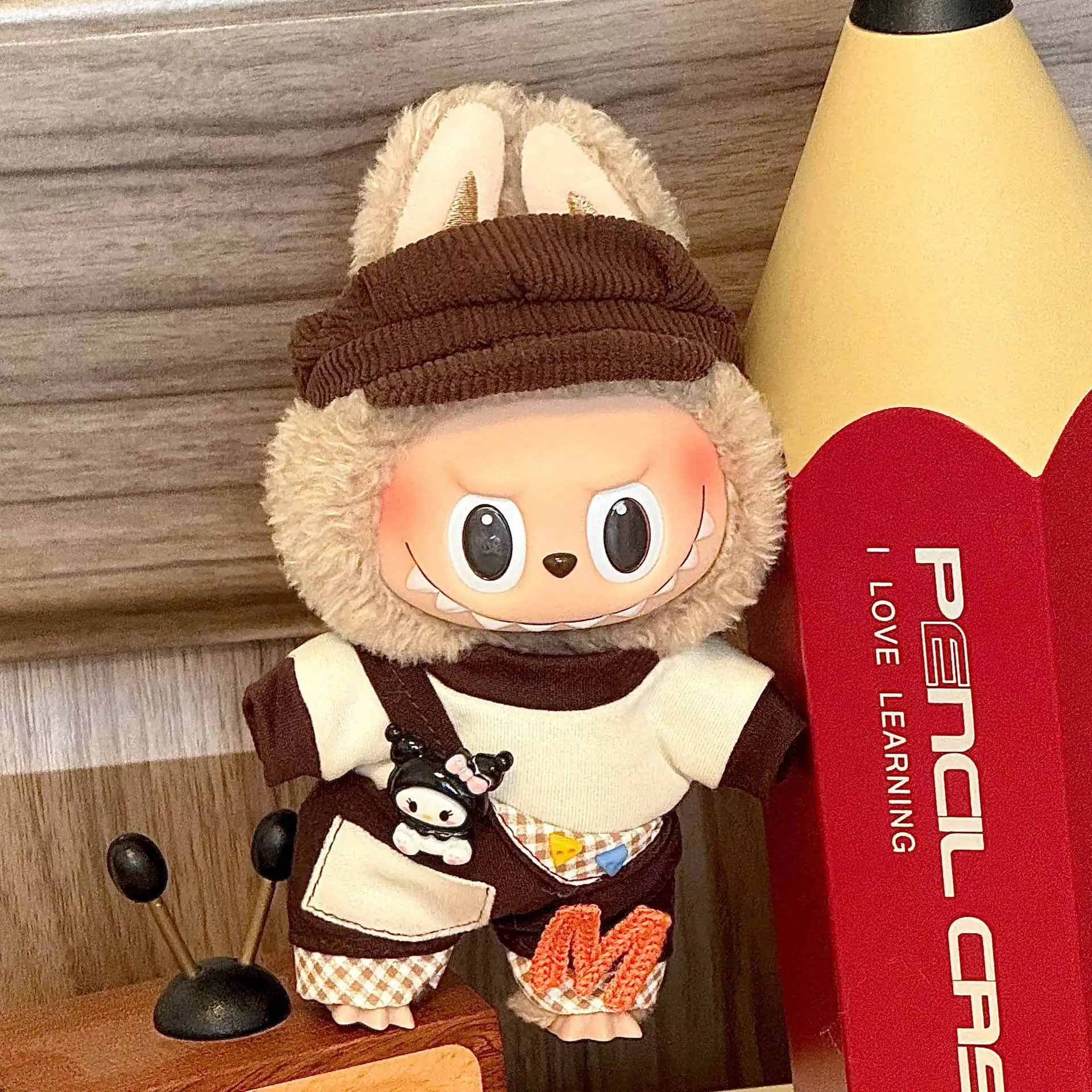 

2025New Doll Decorative Clothing Retro Style Hat T-shirt with Strap Pants 3-Piece Set Suitable for 17cm Doll Decorative Clothing