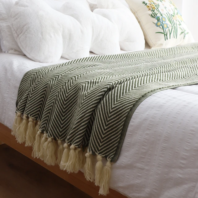 Decorative bed throw 2025