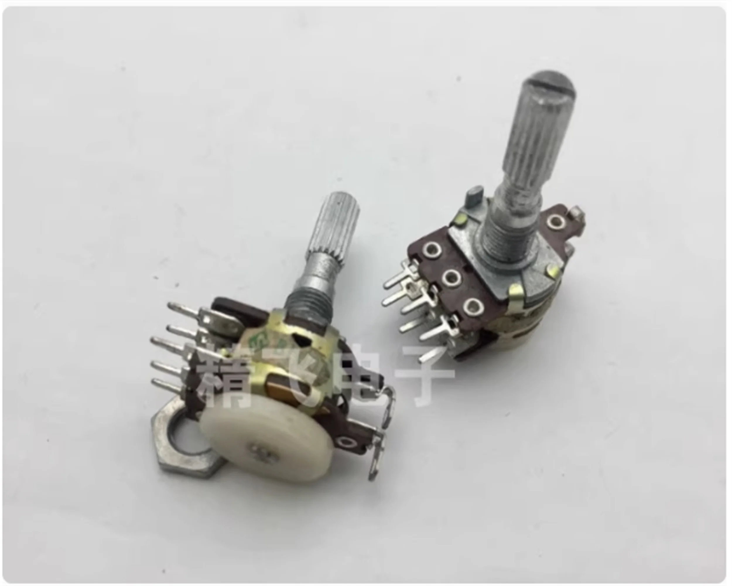 1 PCS imported HF dual potentiometer RK163B100K with 40 center pull and 25 serrated shaft positioning