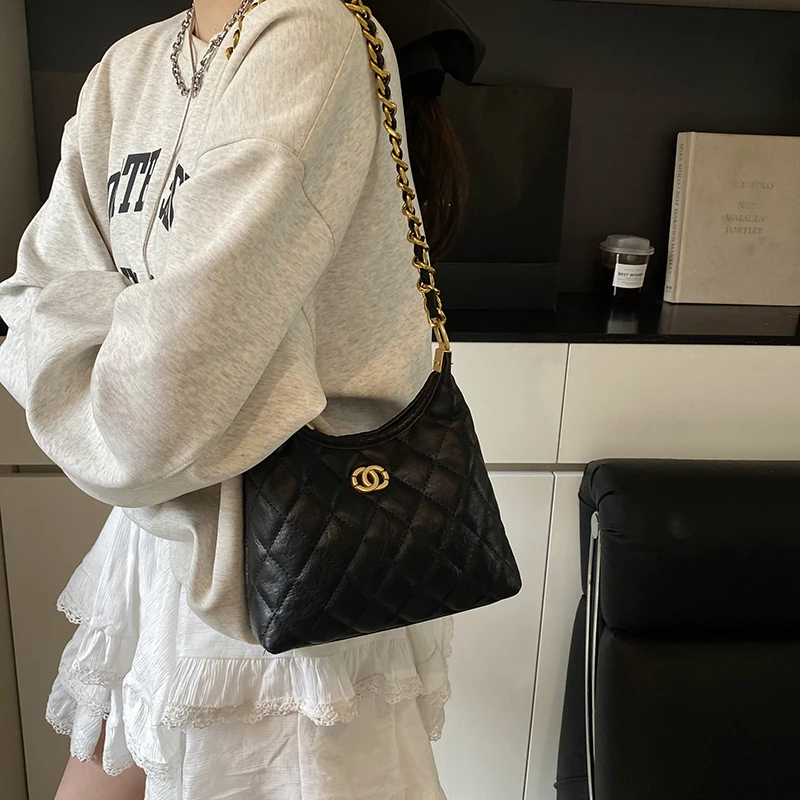 

Fashionable Women's Shoulder Bag Large Capacity Leather Tote Handbags Elegant Designer Crossbody Purse