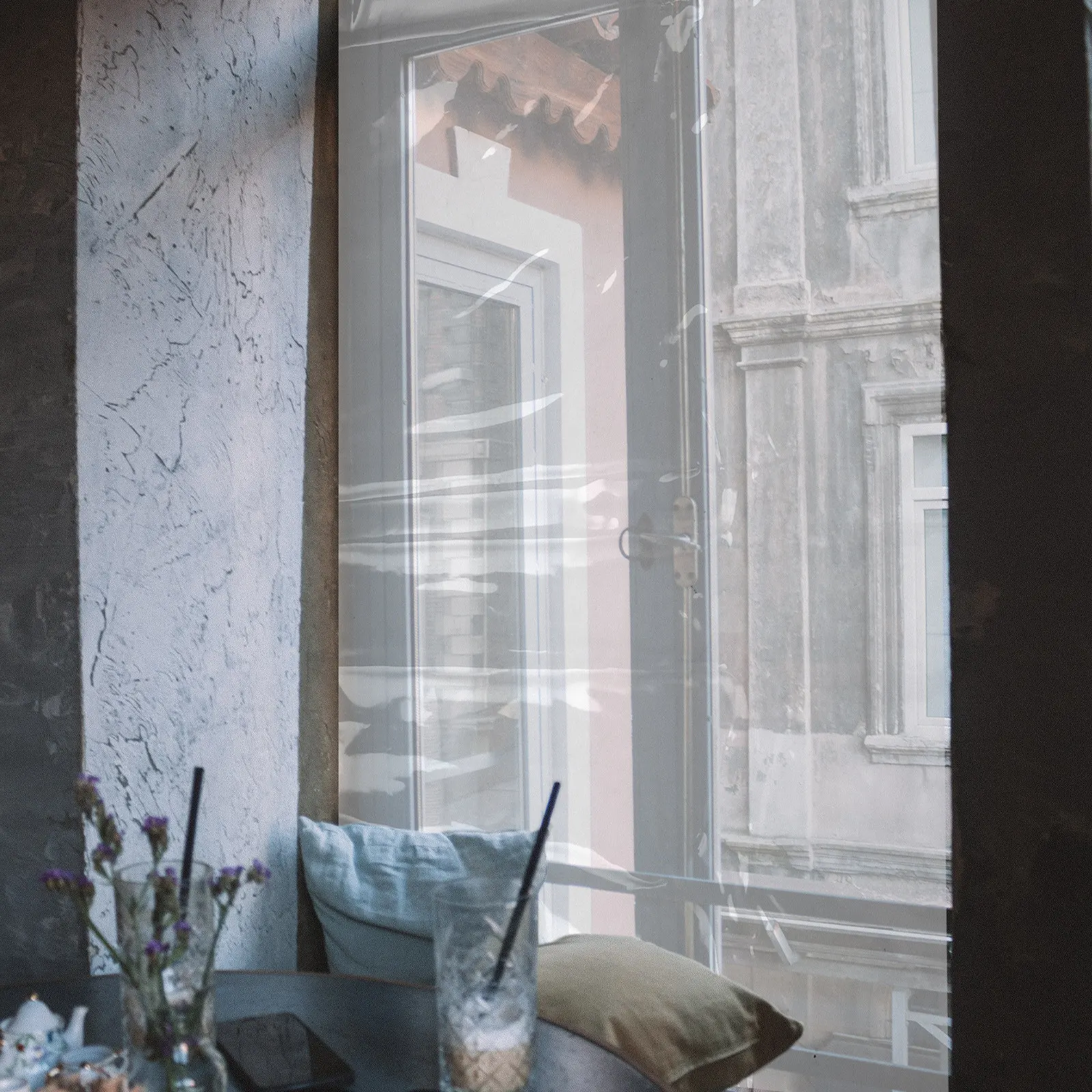 Environmental DIY Window Insulation Film 120x110cm Windproof Transparent Winter Clear Cold Weather Window Film