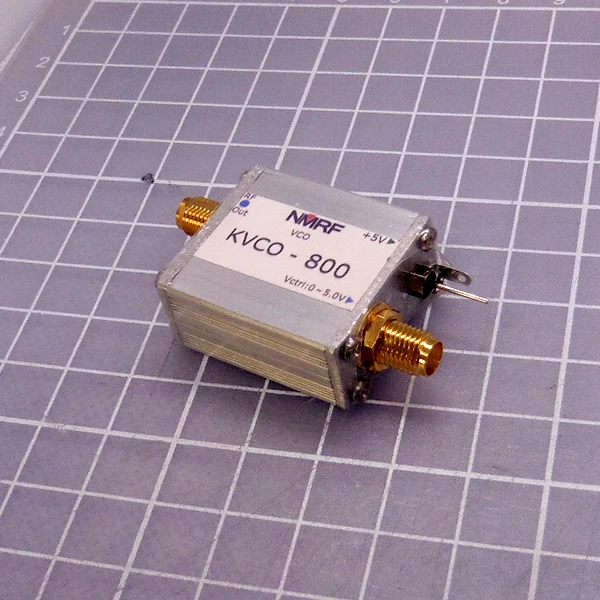 

750-900MHz RF microwave voltage controlled oscillator VCO, can be used for swept signal source, SMA interface