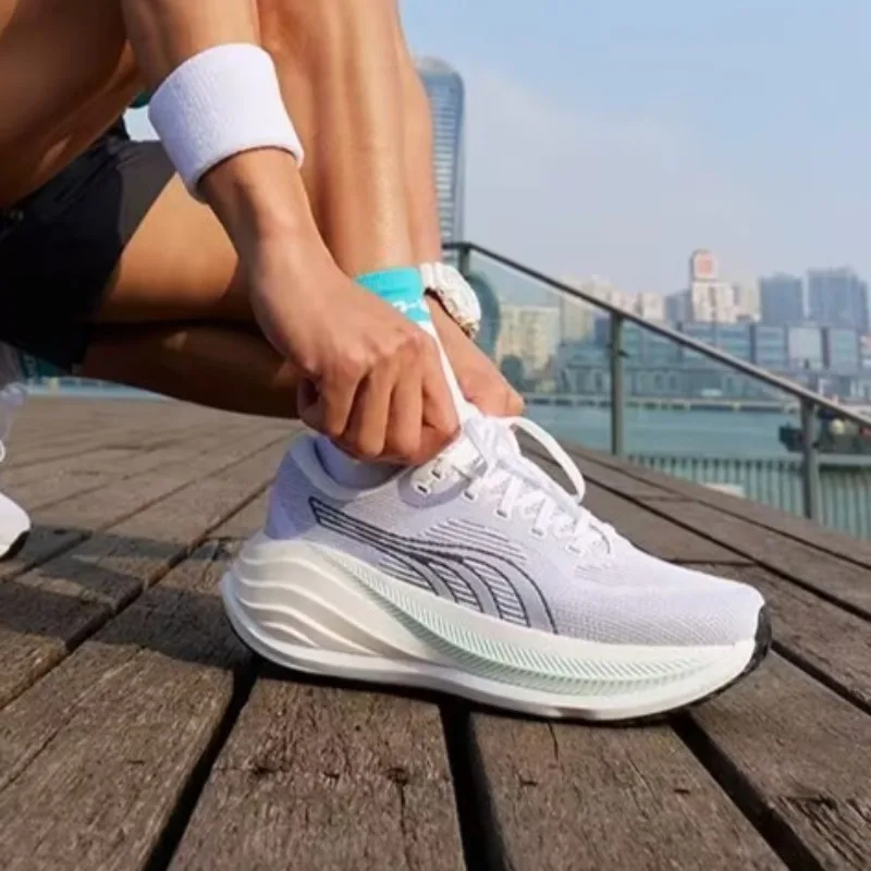 Luxury Brand Running Shoe Couples Comfortable Walking Shoes Mesh Breathable Carbon Plat Sport Shoes Hard-Wearing Training Shoes view 4