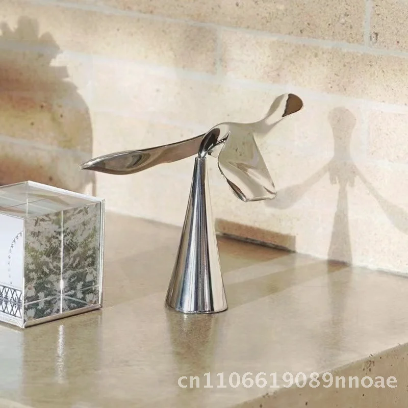 

Креативная металлическая открывалка для бутылок с птицами, открывалка для пива из цинкового сплава, подвесной дизайн, портативный стакан, аксессуар для вина и напитков