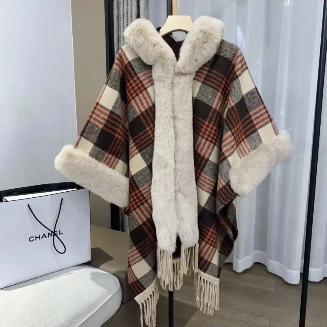 Faux Fur Neck Cape Batwing Sleeves Loose Long Outstreet Wear Women Poncho Striped Striped Winter Thick Velvet Coat With Hat