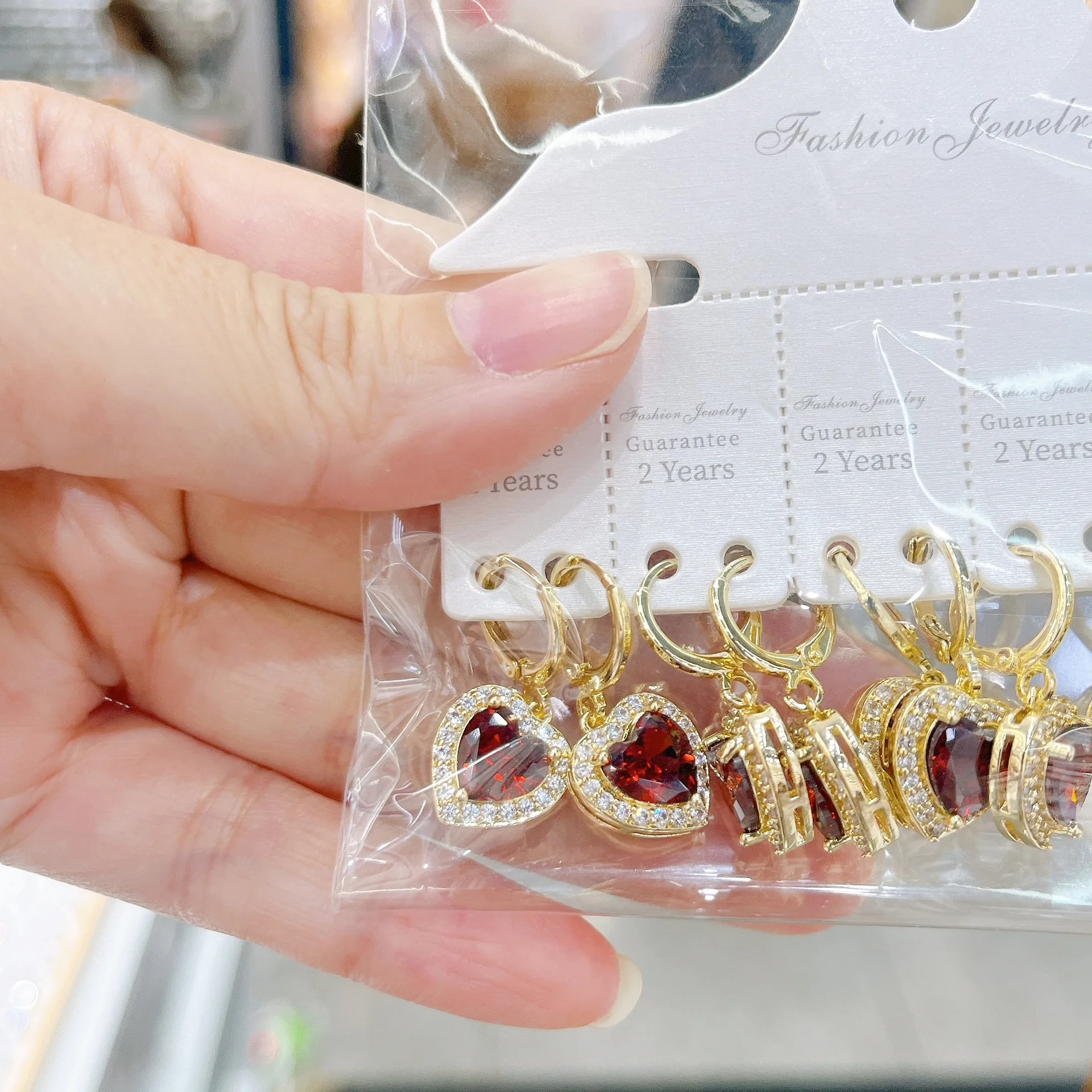 12 Pairs  Classic Copper Plated Red Heart-Shaped Diamond Inlaid Fashion Dangle Earrings Jewelry Accessory for Birthday Gifts