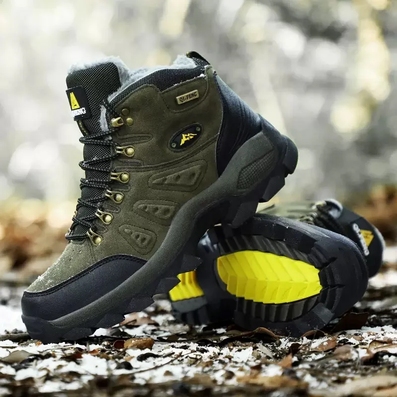 Male Fashion Mountain Boots Walking Cushioning Comfort Sneakers Men Climbing Shoes Autumn High Top Outdoor Non Slip Desert Boots