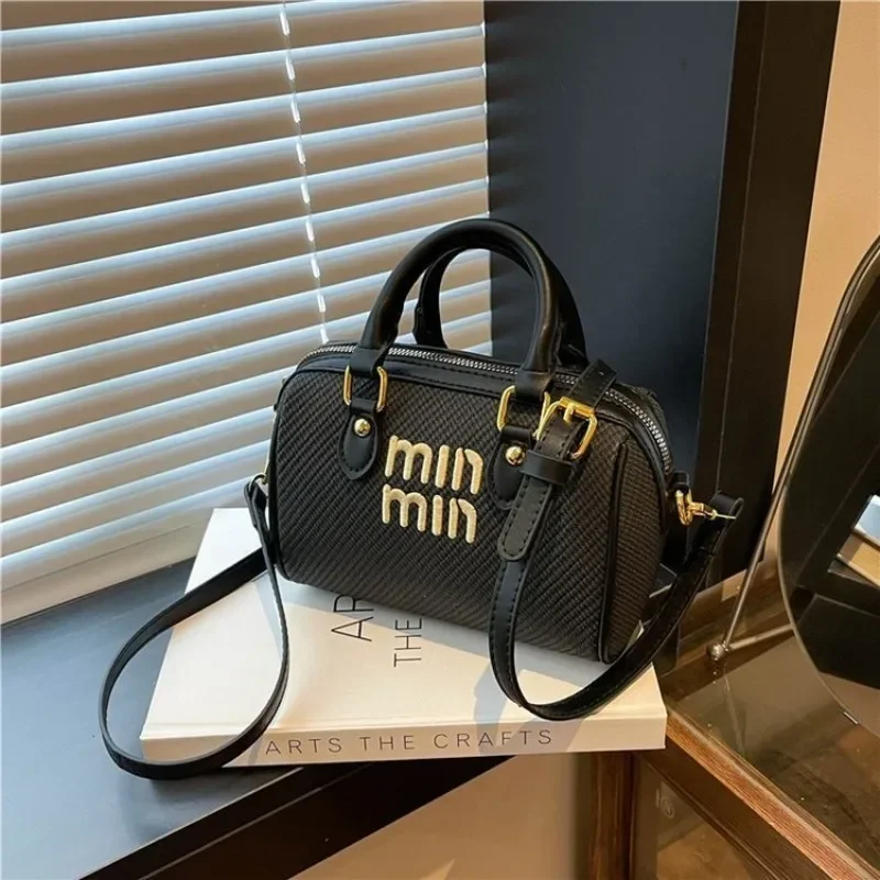 

2025 New Spring Retro Textured Crossbody Bag Fashionable Versatile Single-shoulder Women's Bag for Commuting
