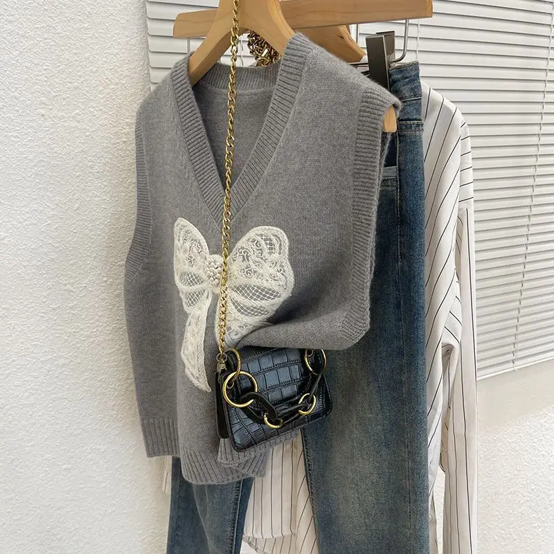 

Gagarich Embroidered Bow Sweater Vest Women Autumn Winter 2025 New Style Stacked Loose Sleeveless Knitted Shoulder Top