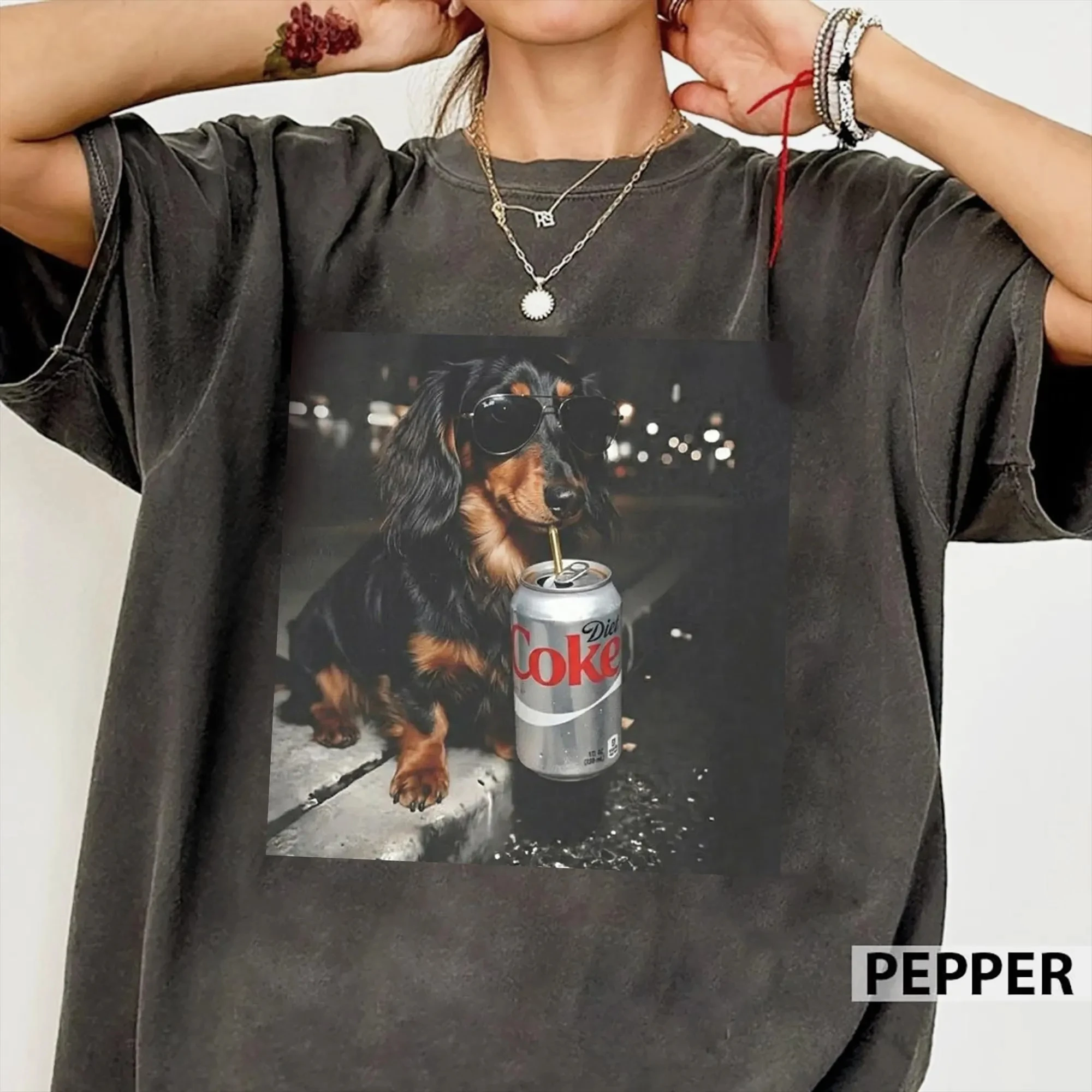 Camiseta Comfort Colors con diseño divertido de Dachshund y Coca-Cola, camiseta vintage de perro, camiseta unisex de perro salchicha, camiseta para amantes de los perros