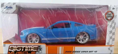 Jada 1:24 2010 Ford Mustang GT High Simulation Diecast Car Metal Alloy Model Car Children\'s toys collection gifts J277