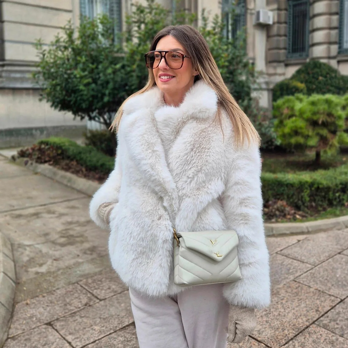 เสื้อโค้ทขนสัตว์เทียมสำหรับผู้หญิง แฟชั่นเสื้อแจ็คเก็ตขนสังเคราะห์ ปกเสื้อแบบสูท เสื้อผ้าฤดูหนาว