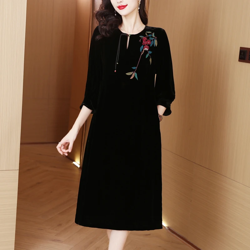 

2023 New Fashion Embroidery Dress Women's Autumn Versatile Velvet Silk Pullover Black Loose Fit Casual Vestidos