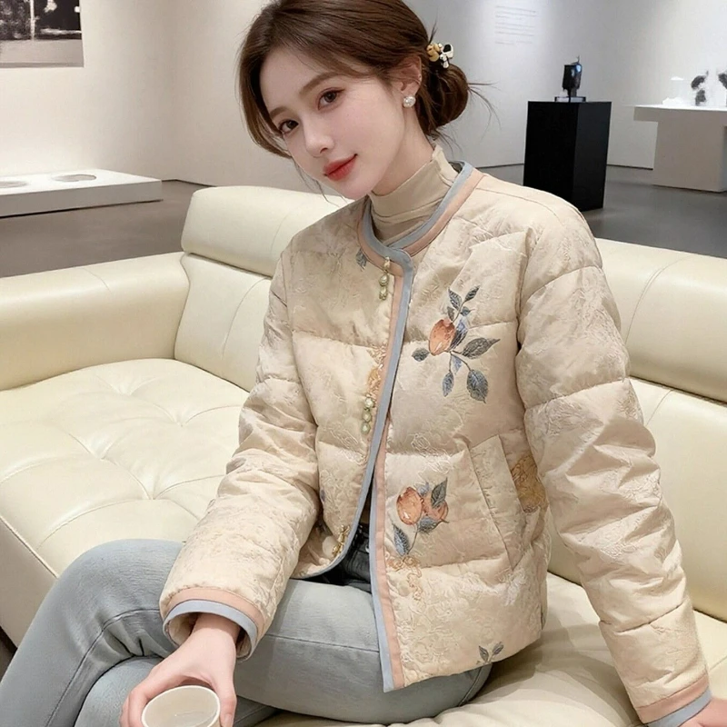 

New Chinese-style Retro Jacquard Short Coat for Women Winter New Fashion Heavy Embroidery Elegant Versatile Cotton-padded Jacket