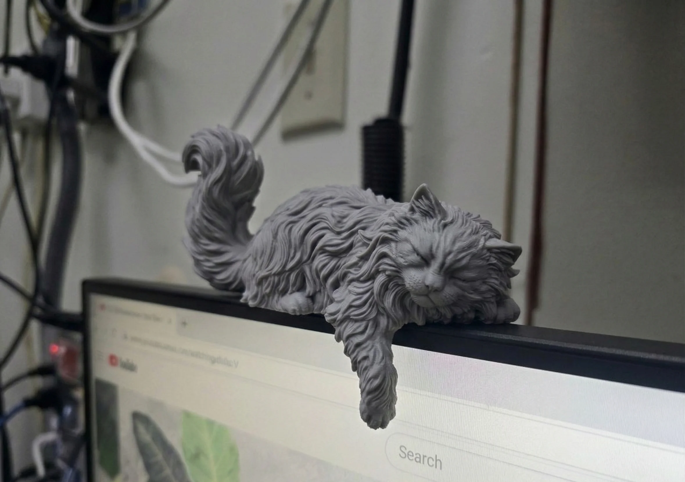 

Fuzzy Monitor Companion - Longhair Cat