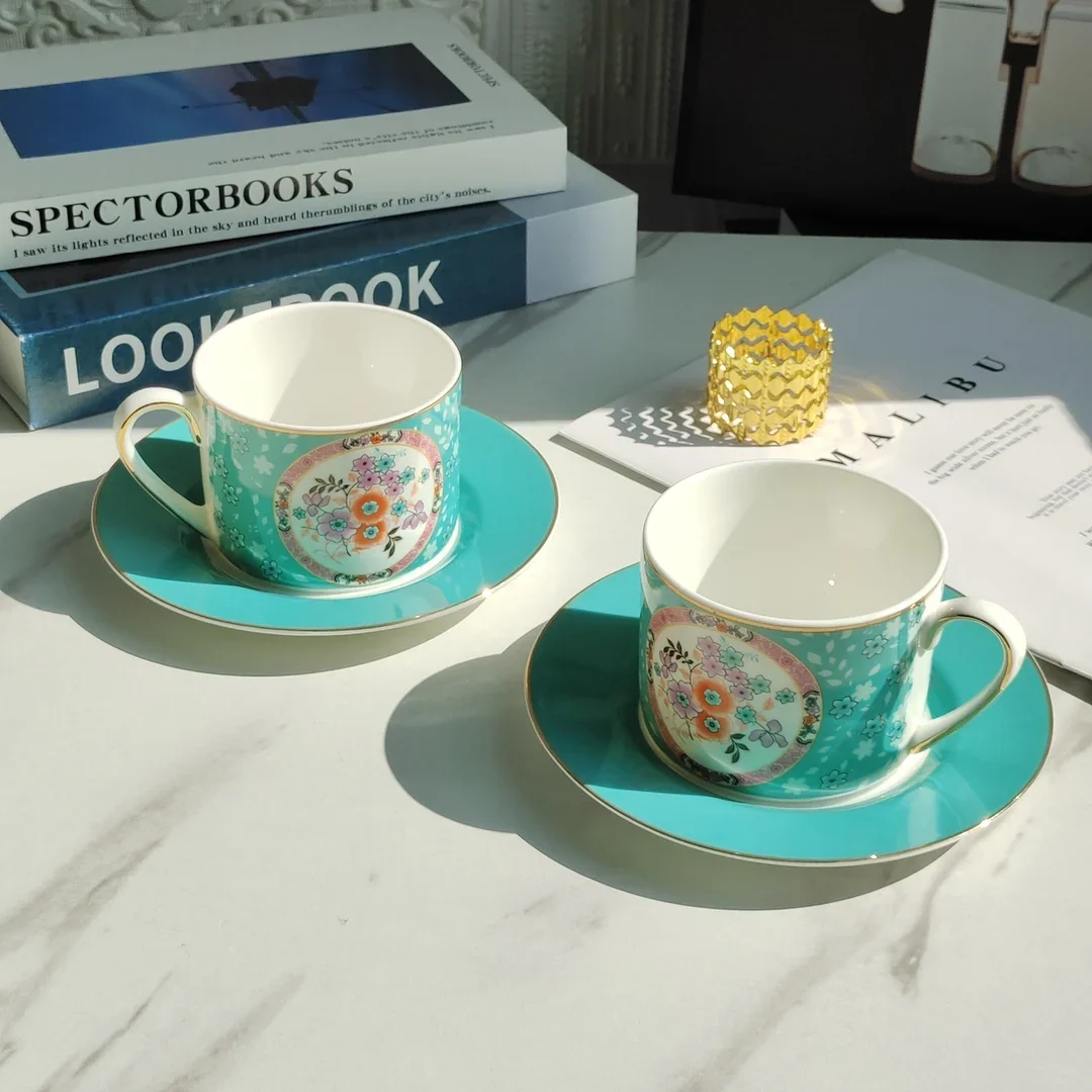 

Luxury Ceramic Coffee Cup and Saucer Set Nordic Retro Porcelain Coffee Mugs Creative Espresso Cups Household Tea Cup