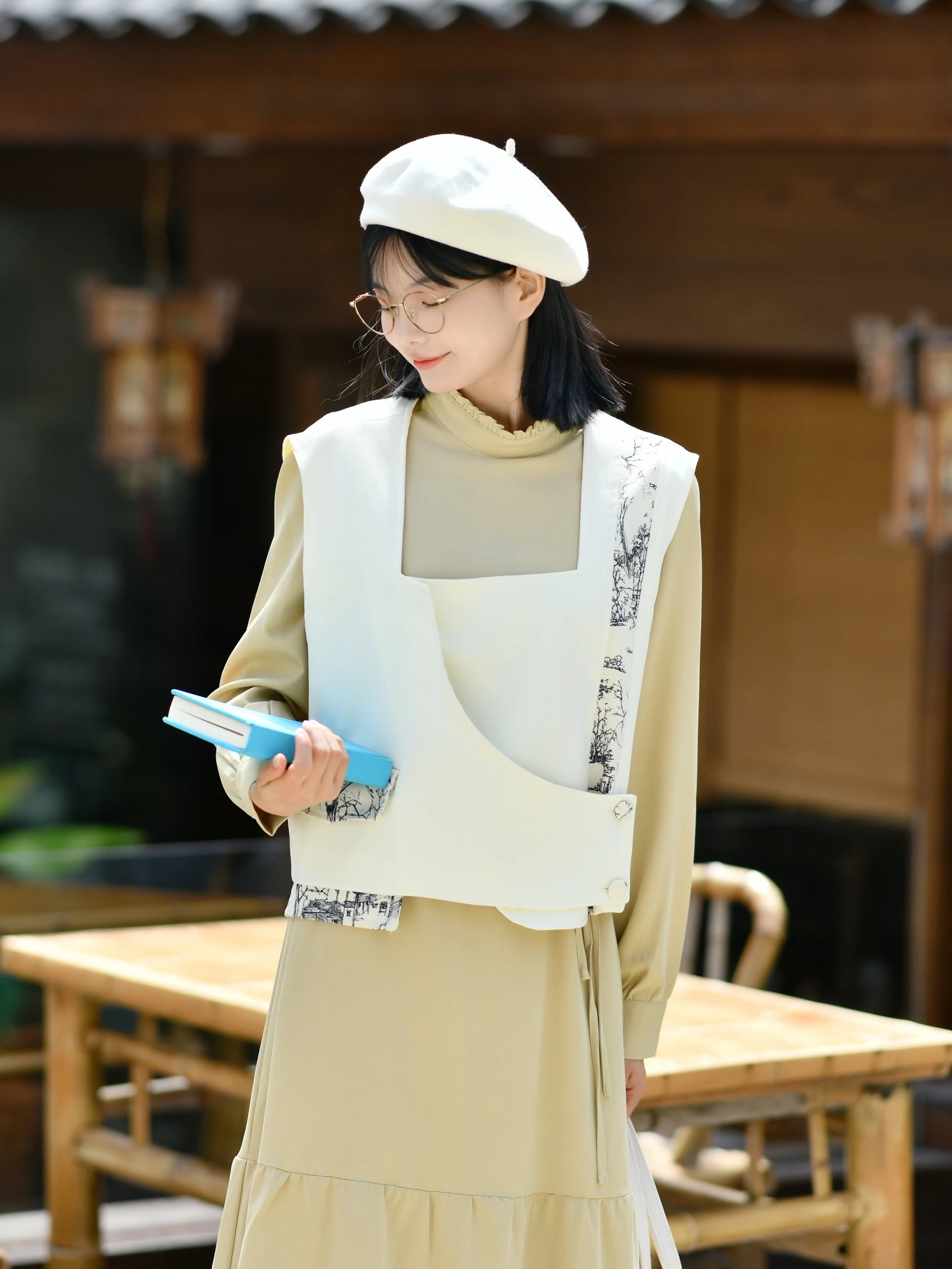 

Женский жилет с ретро-принтом, модный дизайн, хлопковый, на пуговицах, с V-образным вырезом, однотонный, для повседневной носки, осень 2024