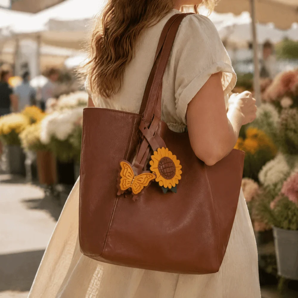 Geprägter Leder-Taschenanhänger Klassisches Design Vielseitiges Handtaschen-Ornament Feine Geprägte Verarbeitung Premium-Leder – Detail 8