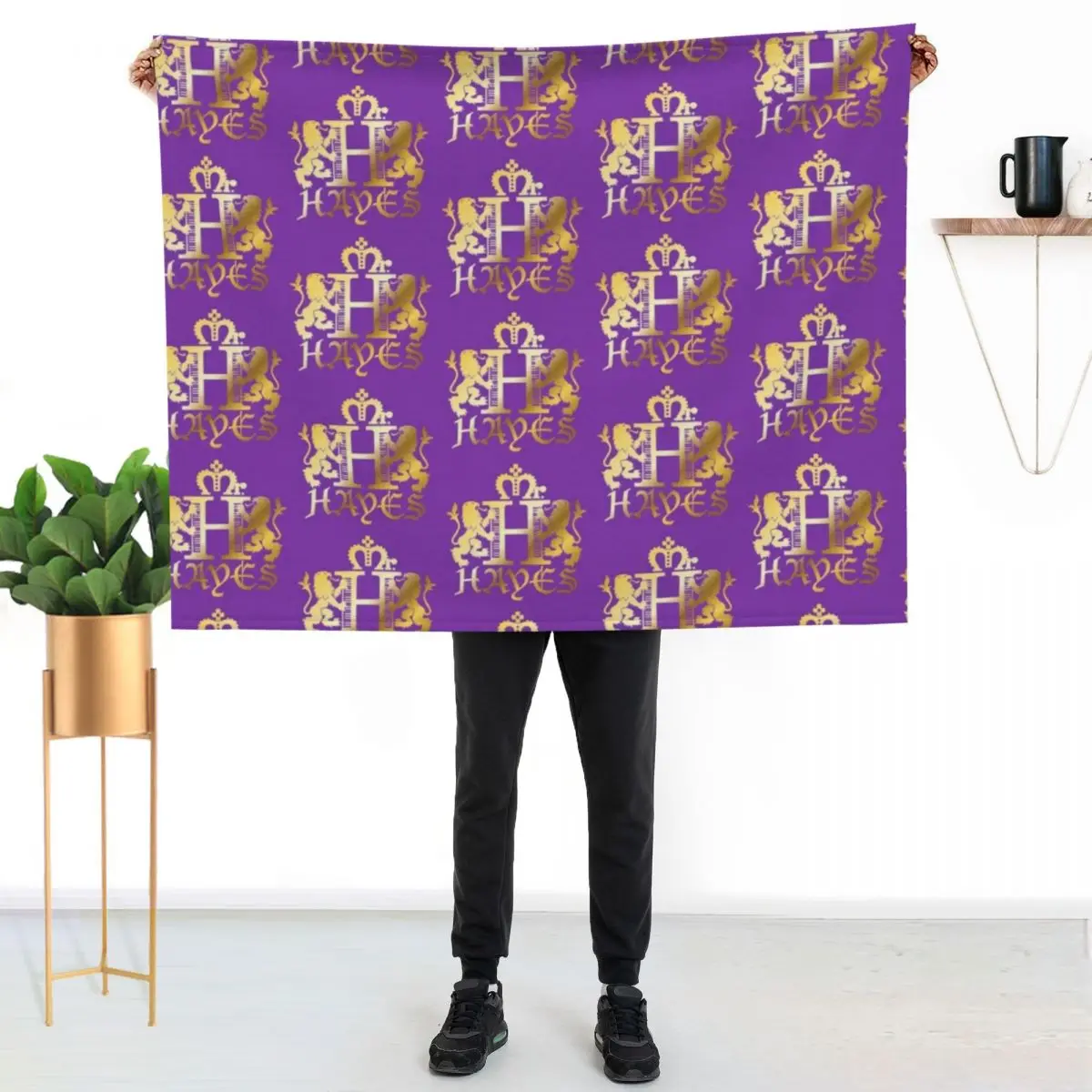 Mr. Hayes Coat of Arms Gold Throw Blanket For Sofa Thin Thermals For Travel Picnic Weighted Quilt Blankets