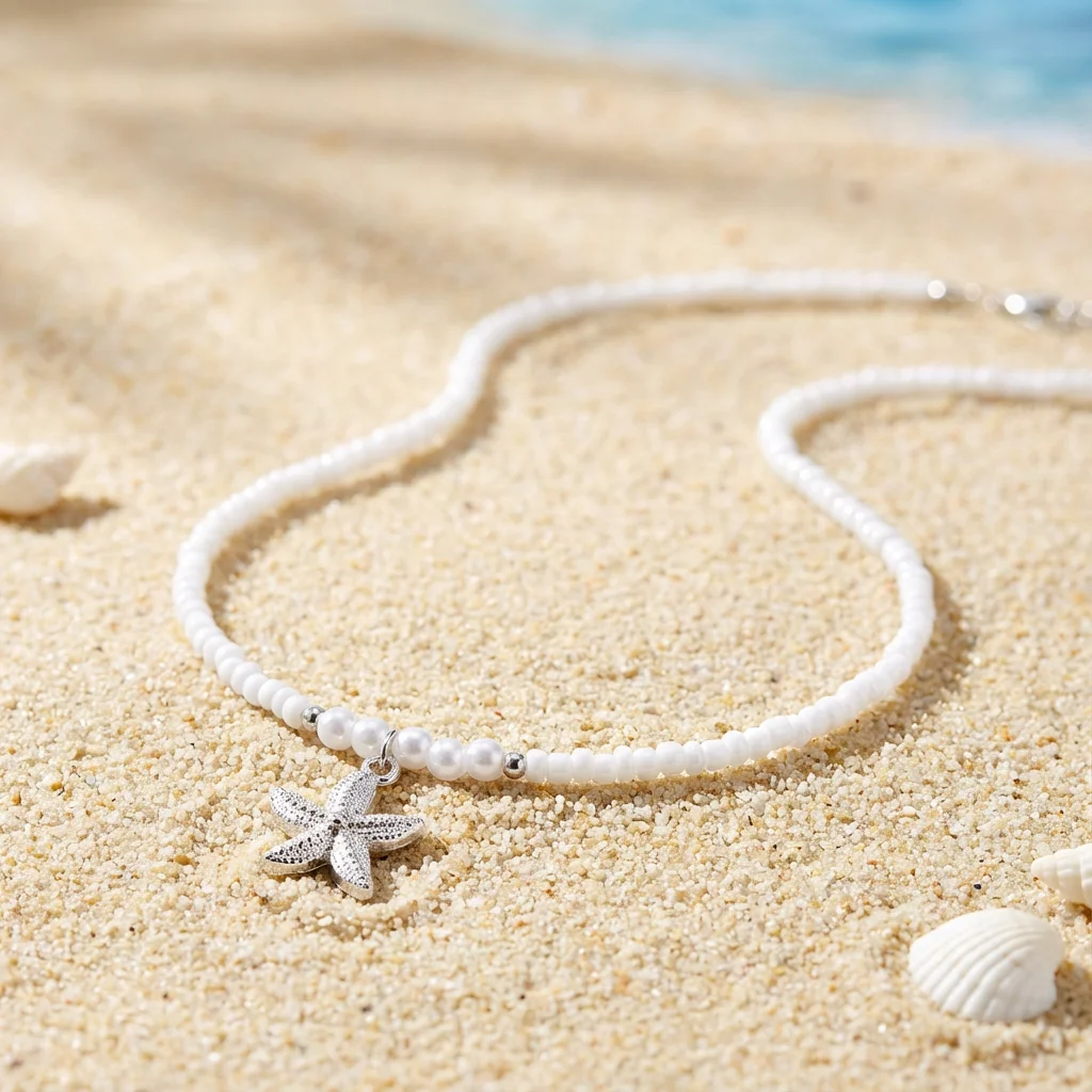 Boho Sommer Strand Weiße Perlenkette für Frauen Minimalistischer Silberfarbener Seestern-Anhänger Choker Perfektes Urlaubsschmuck-Geschenk – Detail 4