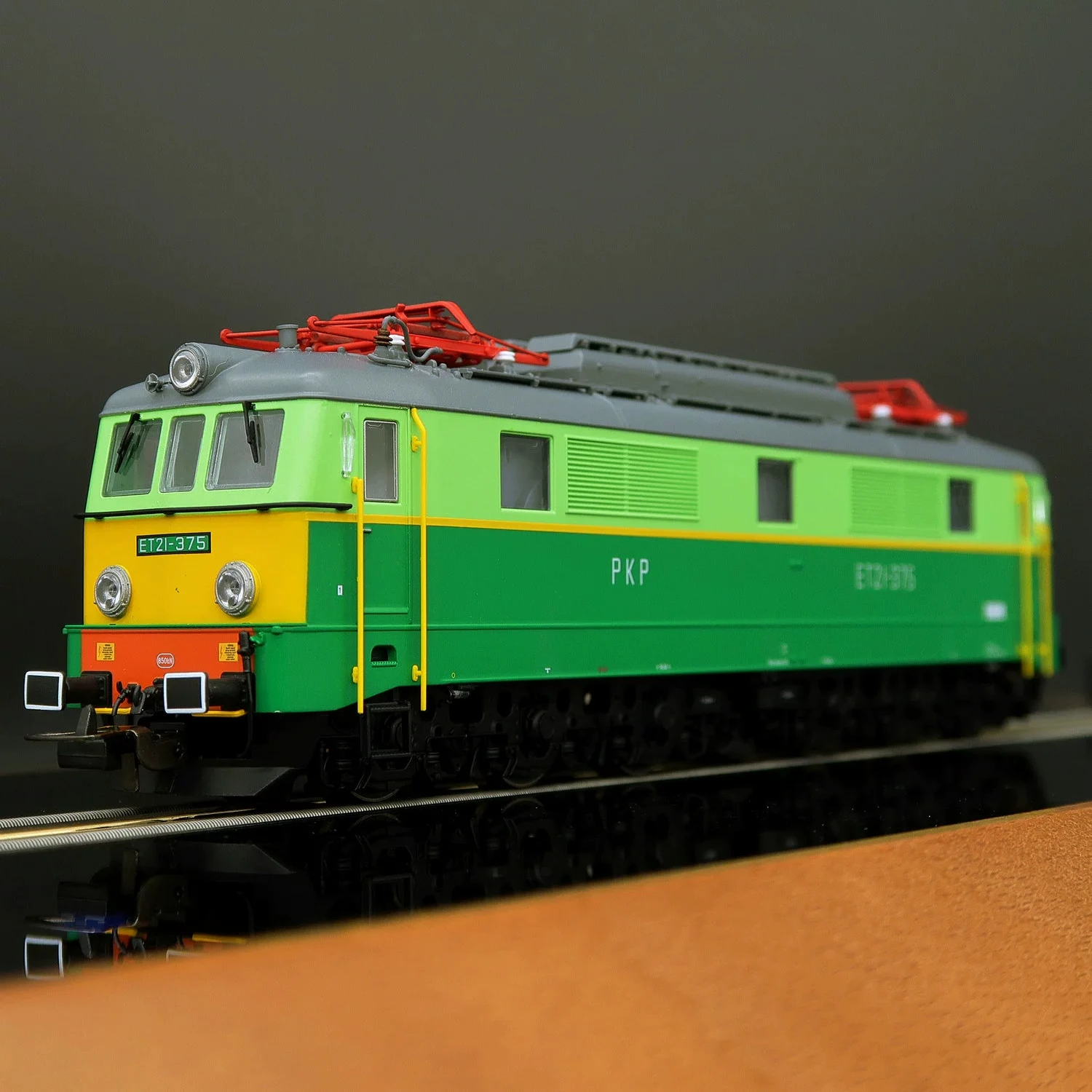 HO 1/87 Model Train German PIKO HO Type 51611 ET21 Electric Locomotive Poland Digital Sound Effect Train Model Toy