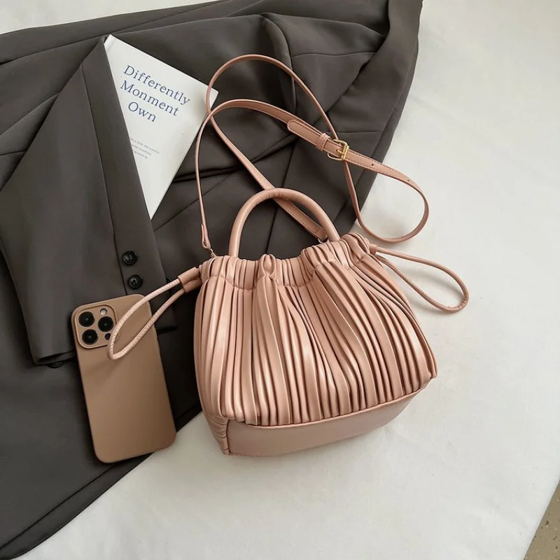 

Роскошная женская сумка из натуральной кожи с принтом, модная Парижская винтажная пригородная просторная сумка в современном стиле ​