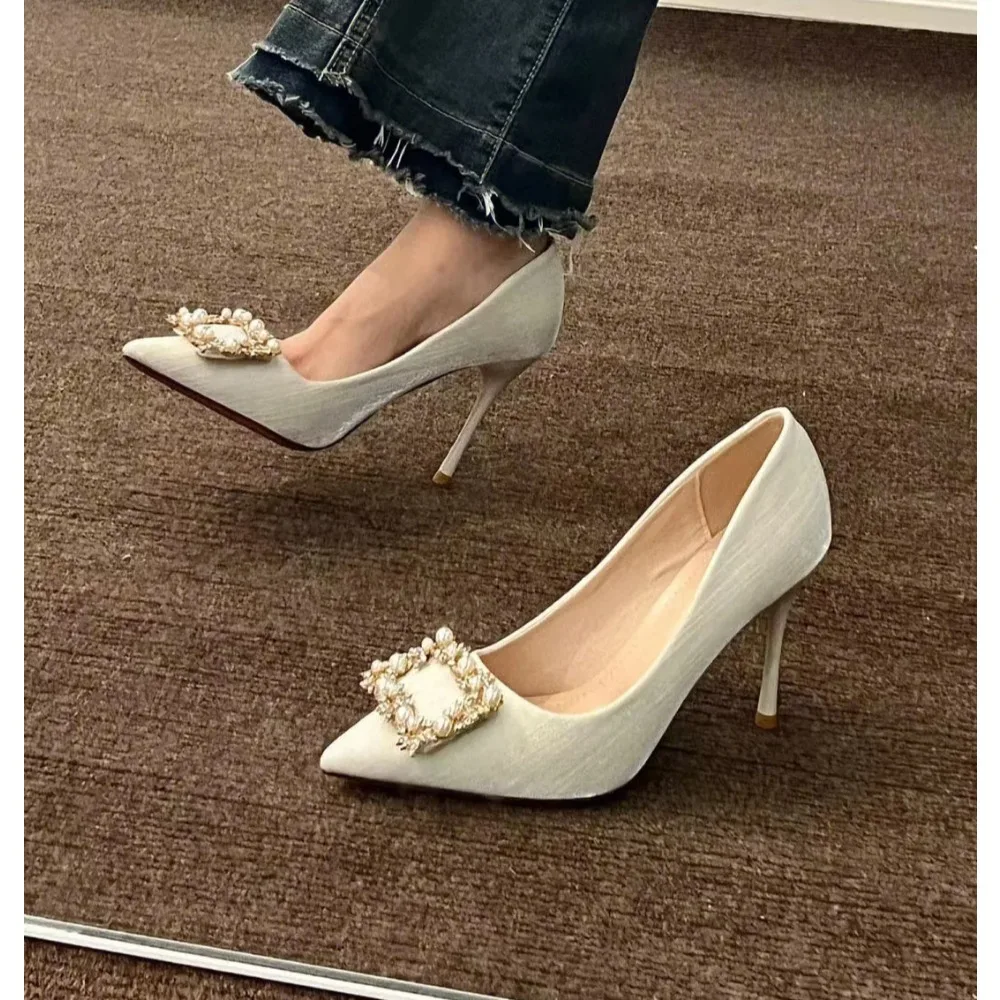 

New Spring and Autumn Casual Fashion Pearl Wedding Shoes Stiletto Square Rhinestone Sexy and Comfortable High Heels