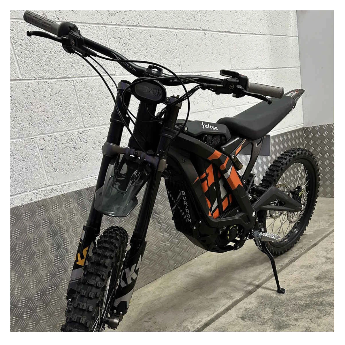 

STLF LIGHT BEE X Electric Motorcycle High-Performance 8000W Central Motor Lightweight Body with Integrated 60V Battery 3 Speed G