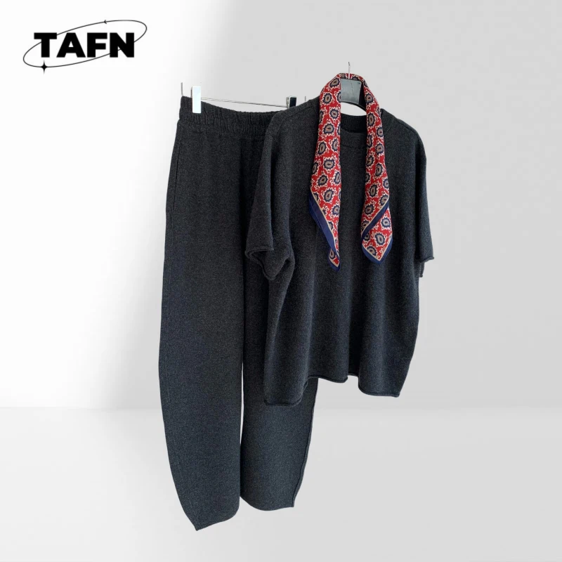 Casual and Chic Pants Set for Women – Perfect for All Day Wear Perfect for Travel and Daily Wear AJ2830