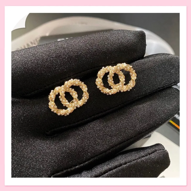 

Новые серьги-гвоздики с жемчугом и бриллиантами, двойные, маленькие, женские, модные, легкие, роскошные, универсальные, в стиле интернет-знаменитостей