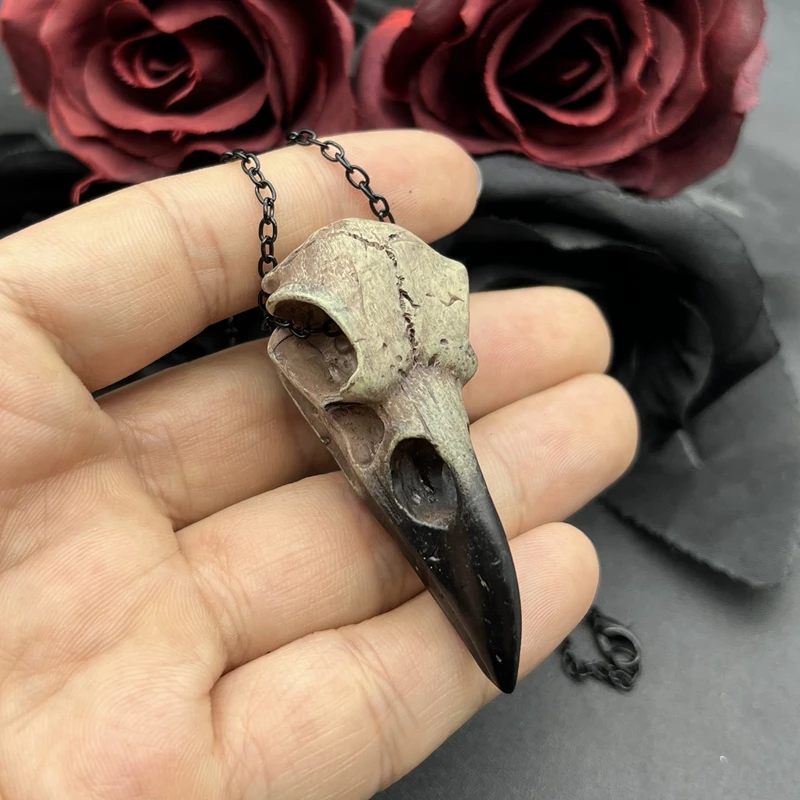 3D Raven Skull Necklace Resin Replica Raven Magpie Crow Poe Gothic Gift,Halloween Raven Skull Necklace,Goth Bird Skull Jewelry