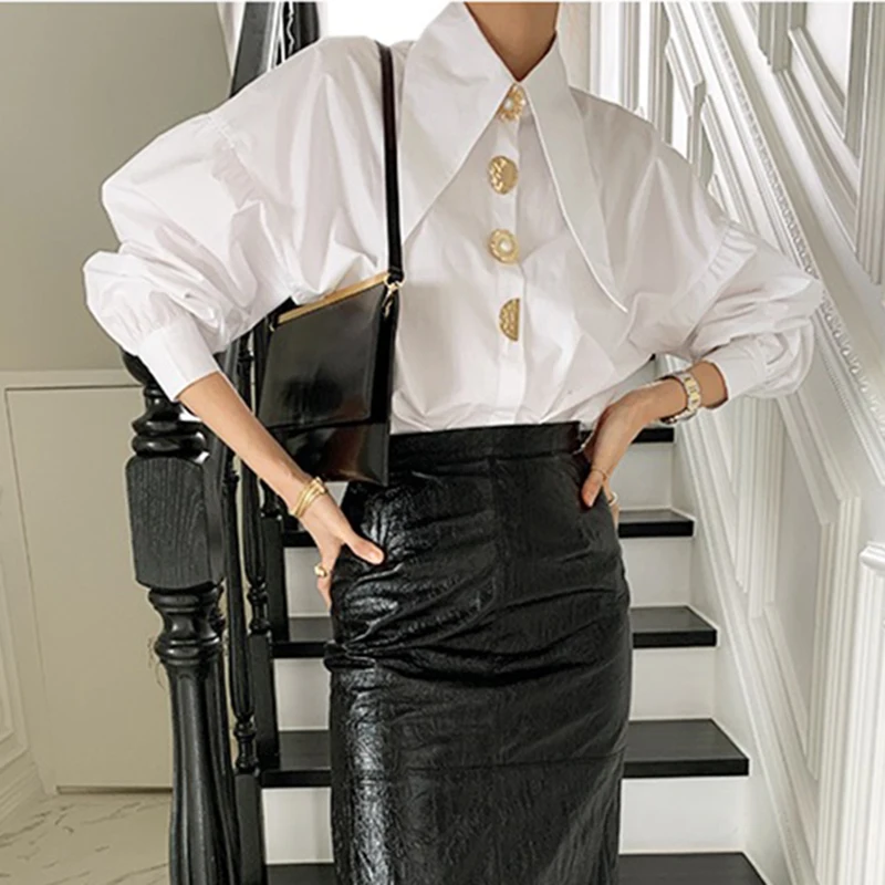 White Elegant Pearl Women Shirts Korean Sharp Corner Collar Loose Long Sleeve Ladies Blouse Y2k Fashion New Chic Female Tops