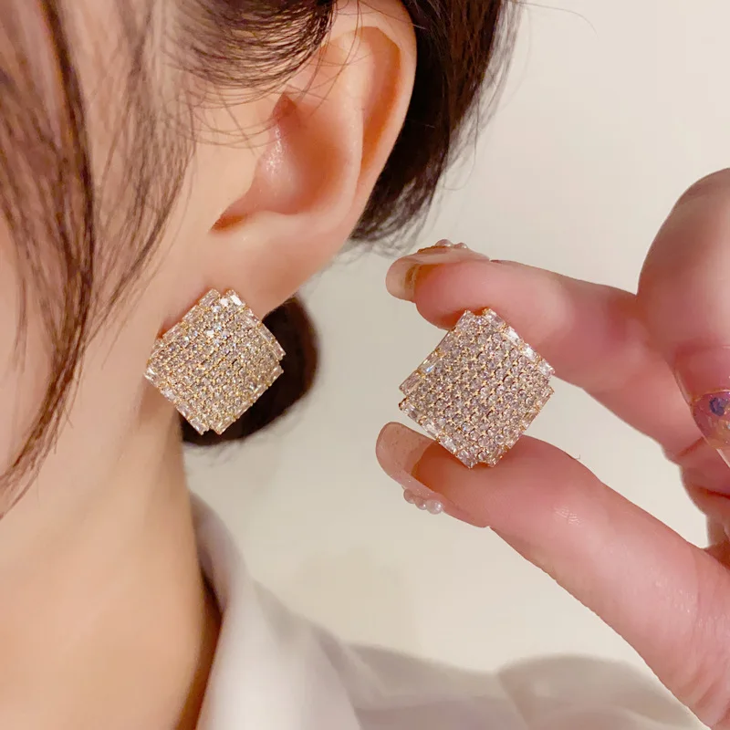 

Earrings for Women's Version Fashionable Light Luxury Versatile Super Sparkling High-quality Earrings Geometric Jewelry