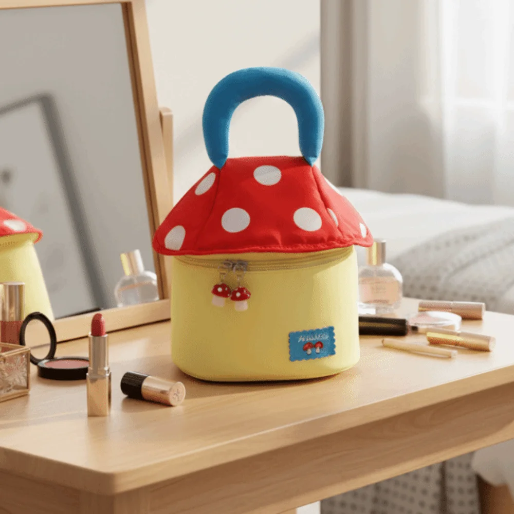 Borsa per il trucco carina di grande capacità Custodia per cosmetici portatile estetica per funghi Borsa da toilette multifunzionale per organizer