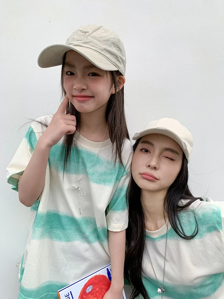 

Новая летняя пляжная одежда 2026: парные комплекты для родителей и детей, полосатые хлопковые футболки для взрослых и детей, повседневные мягкие топы