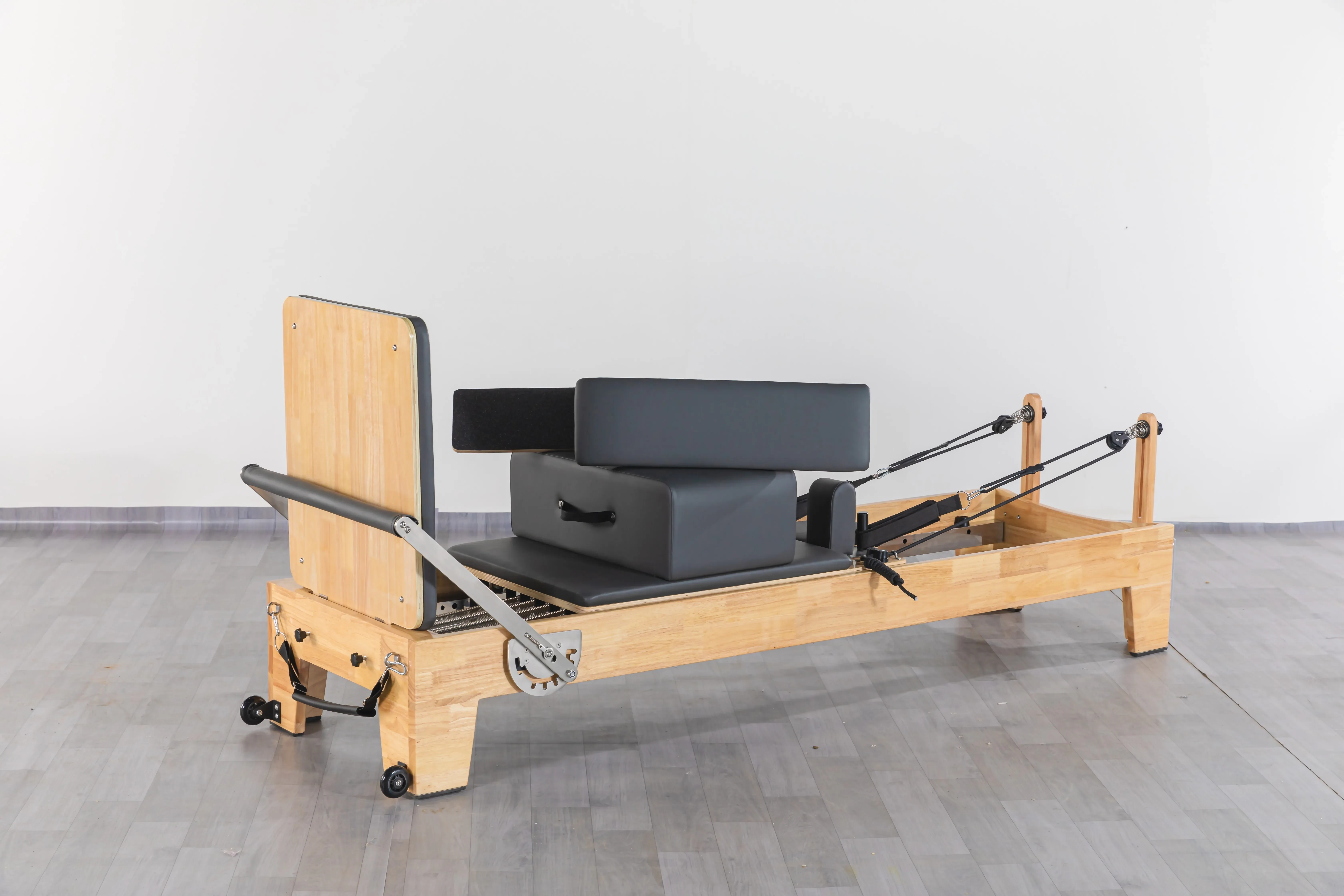 Réformateur de Pilates en bois classique, modèle classique pour Studio, réformateur de Pilates en bois individuel