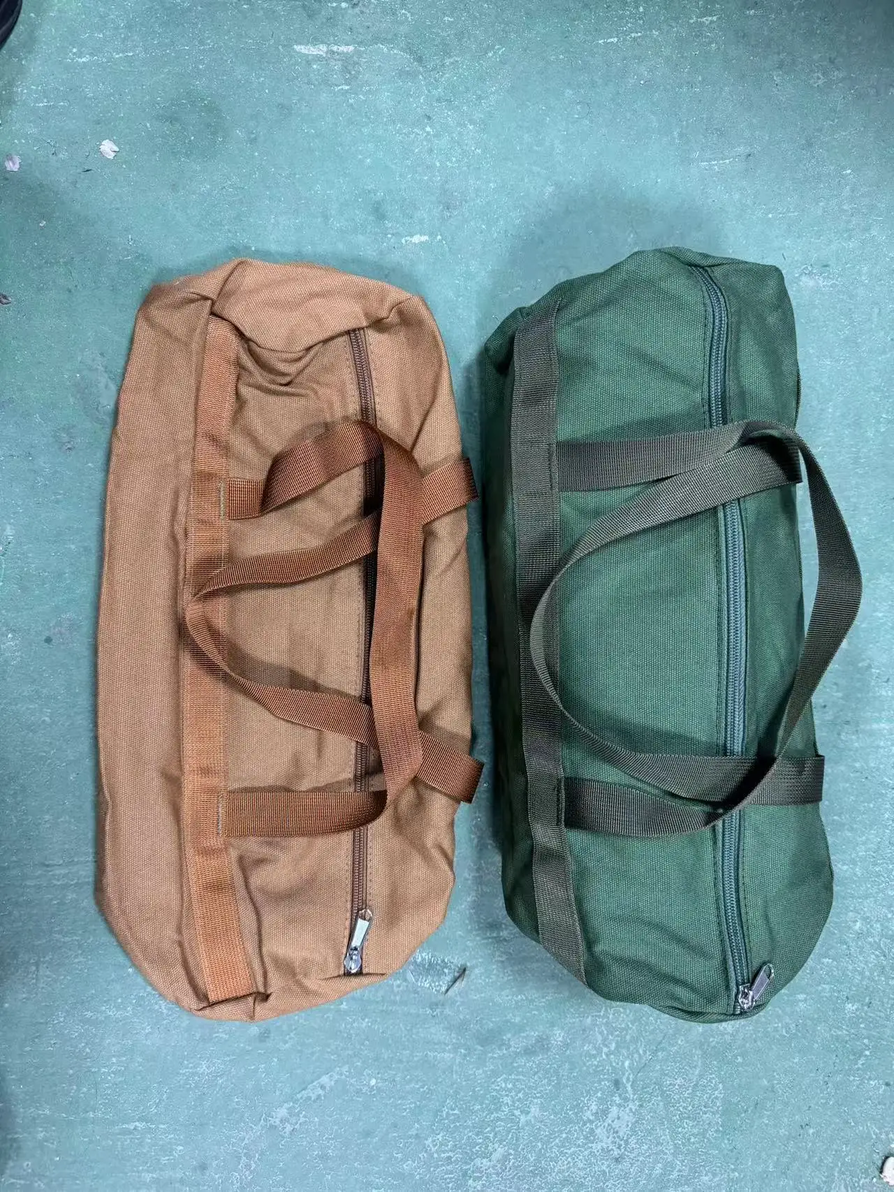 حقيبة تخييم ذات سعة كبيرة منظم تخزين أكسفورد بطبقة مزدوجة مع حامل ملحقات خيمة محمول بسحاب ممتاز