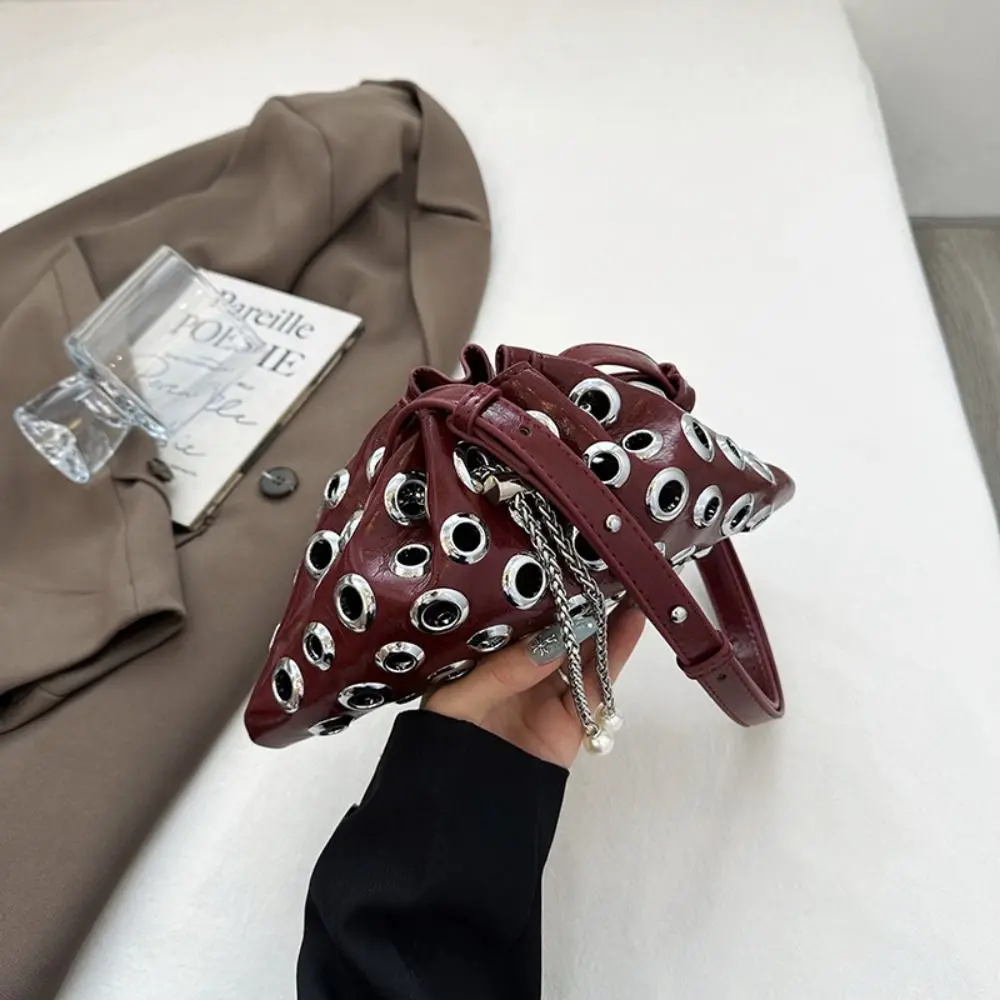 

Роскошная сумка на шнурке с заклепками и металлическими элементами в стиле панк, модная наплечная сумка из ПУ для повседневного использования