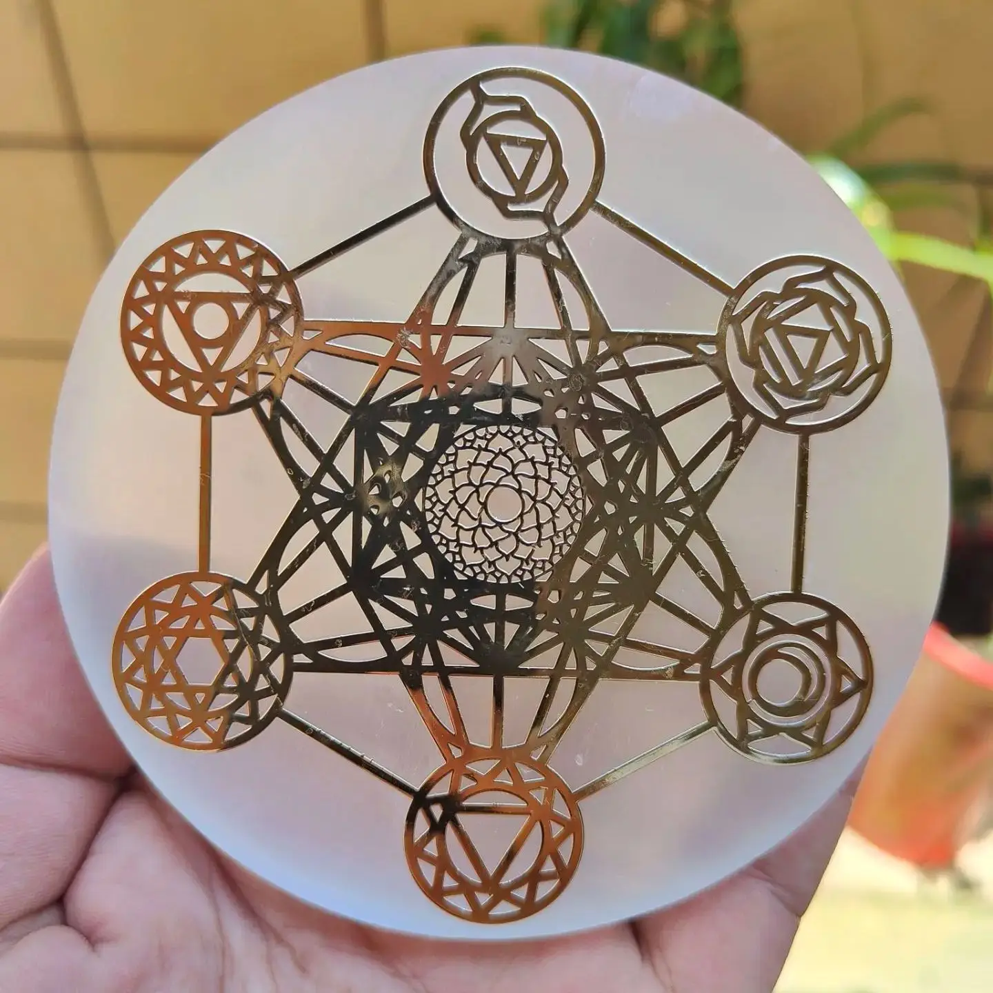 10cm Natural Crystal Selenite Slice Slab White Gypsum 7 Chakra Round Charging Plate For Cleansing Yoga Meditation Fengshui 1pcs