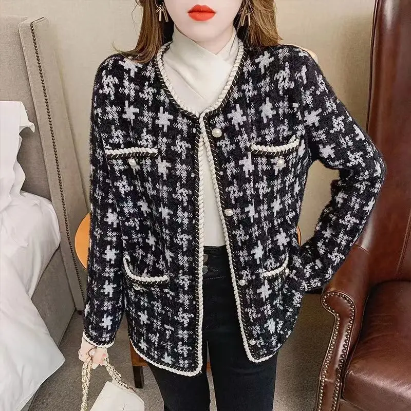 New Women Clothes Korean Fashion Luxury Chic Elegant Button Knitted Cardigan Female Casual O Neck Long Sleeve Loose Sweater Coat