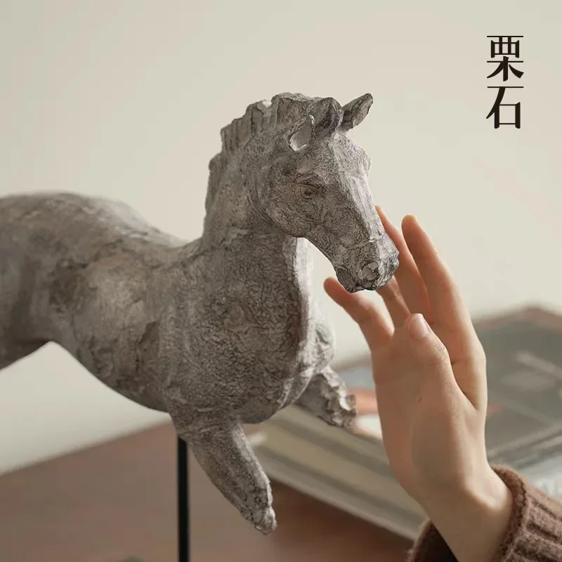 Chestnut stone [One horse takes the lead] wabi-**** abstract animal sculpture horse ornament study wine cabinet decoration craft