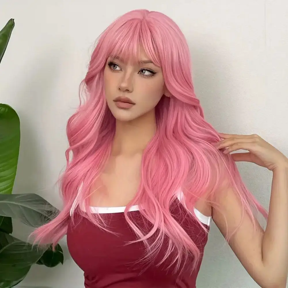 شعر مستعار صناعي وردي مع غرة، شعر مستعار طويل مموج للنساء للارتداء اليومي والحفلات والمهرجانات الموسيقية والحفلات التنكرية