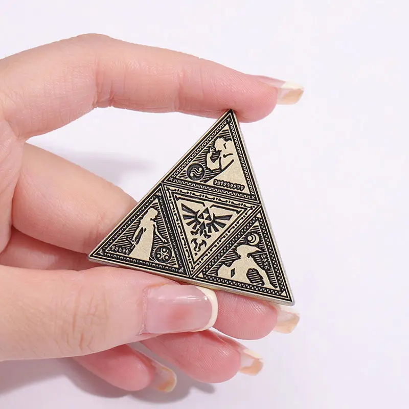 Cartoon creative hit game, Legend of Zelda, Breath of the Wild, Triangle Power brooch, retro game, peripheral metal badge